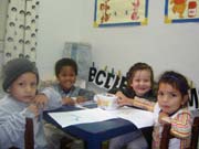 crian?as na sala de aula