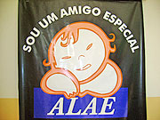 Foto de cartaz da Alae dizendo: sou amigo da alae