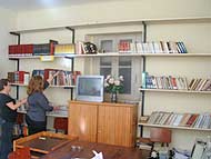 Foto da biblioteca e videoteca do Infa