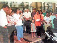 Nara proferindo algumas palavras