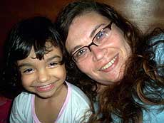 foto de Vict?ria Osti Pedr?o com a m?e Eliane Cristina