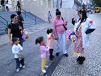 M&eacute;dicos do Barulho com crian&ccedil;as