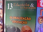 Foto de
livro sobre globalia??o