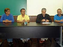 Foto da coletiva que anunciou as mudanças na colcação de grau da UFJF