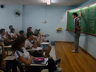 Professor na sala de aula