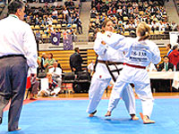 Foto de La?s Lutando em uma competi??o