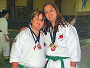 Foto de La?s Lery e irm?o com medalhas