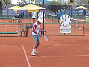 Foto de M?rio jogando t?nis