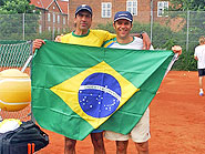 Foto de M?rio jogando t?nis