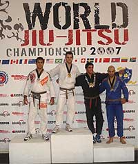 Bernardo subindoi ao p?dio