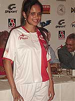 O uniforme n?mero 2 do Baeta