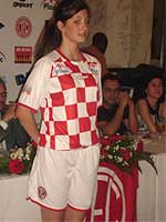 O uniforme n?mero 3 do Baeta