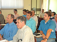 Foto dos representantes dos munic?pios que v?o receber verba para investir em esportes