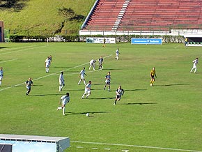 Foto do jogo do Tupi contra o Uberl?ndia