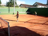 Foto de uma quadra de t?nis de saibro