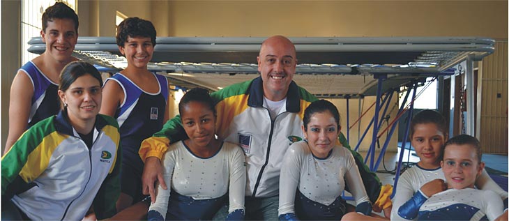Foto: Divulgação/ Vianna Júnior Equipe de ginástica de trampolim