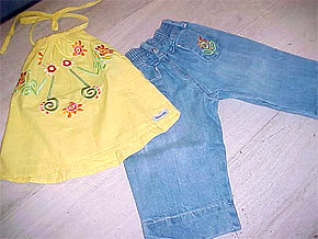Foto de roupas infantis