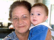 Foto de mãe do Gean com neto