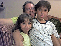Foto de pai e filhos