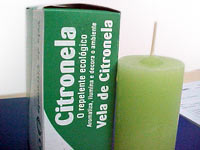 Foto de uma vela de citronela