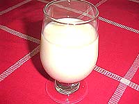 foto de um copo de leite