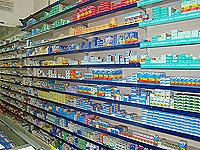 Foto de estante com rem&eacute;dios