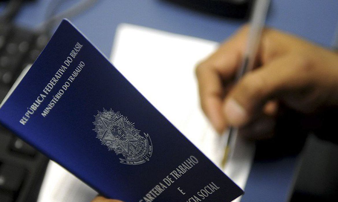 Emprego com carteira assinada registra cria??o de 277,9 mil vagas em junho