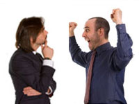Imagem de duas pessoas conversando