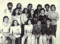 Uma foto rara da primeira forma??o do grupo, em 79: de cima pra baixo, da esquerda pra direita: China, Gueminho, Maur?cio, Biel, Cerezo e Xanx?o; Ana, Eriane, Dri e Hugo; Z? Guilherme, Miriam, Cac?, Julinho e Tadeu.