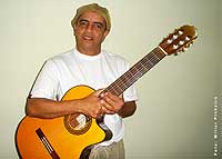 Gilberto Costa com seu viol?o