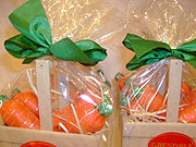 Foto de cesta com cenourinhas