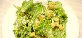A Salada Caesar é feita com molho de filé de anchova, ideal para quem não está comendo carne durante a Quaresma. 
O peixe também pode ser substituído pelo atum. A iguaria ainda leva queijo ralado, pão de forma e alface »»»