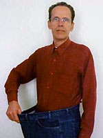 Foto de Falconi mostrando que sua cal?a est? larga