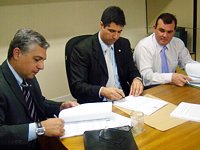 assinatura de a&ccedil;&atilde;o civil p&uacute;blica contra a oi