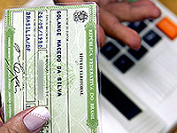 Foto de título e urna