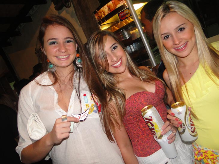 Elisa Cambraia - Renata Souza - Isabela Mazil&atilde;o