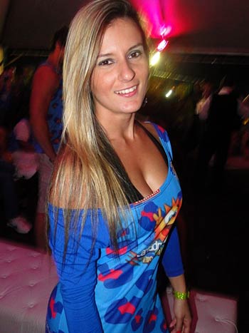 Tain&aacute; Sim&otilde;es