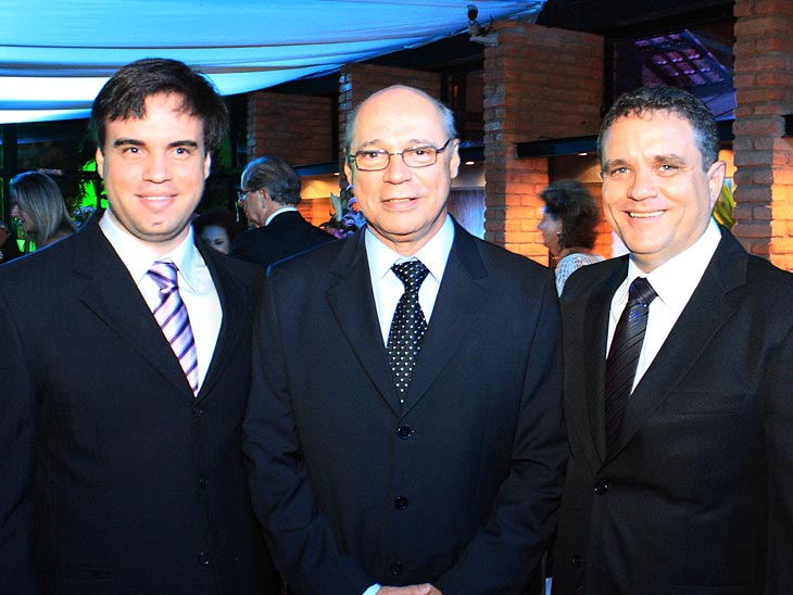 Glower Braga (diretor Unimed JF), Hugo Borges (presidente Unimed JF) e Elson Correa de Mello Junior (conselheiro Unimed JF)
