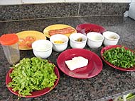 Foto de ingredientes da salada de berinjela