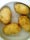 Passo a passo: Vamos começar com as batatas. Lave 1kg de batata inglesa, que é a mais indicada para purês, coloque em uma panela com água fria até que suba a fervura e deixe fervendo até que fique macia, por mais ou menos 20 minutos.