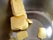 Bata 100g de manteiga até conseguir uma textura cremosa
