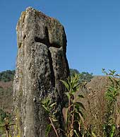 Foto de um dos marcos da estrada real