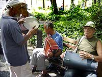 Grupo de m?sica de idosos no Parque Halfeld